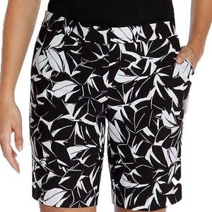 Mario Serrani Italy  Black and White Tropical Leaf Print crew Bermuda sh…